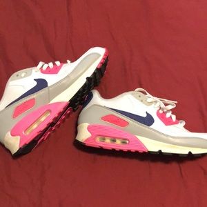 Nike air tennis shoes